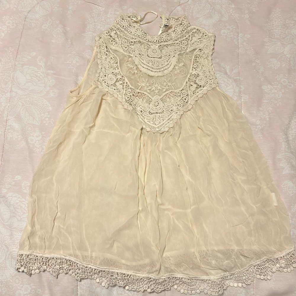 Pretty beige top